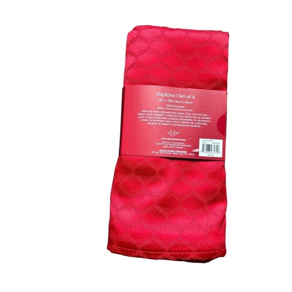 NWT Luxurious Lenox 4 Holiday Red Cloth Napkins 100% Polyester 19" x 19" - Picture 2 of 2